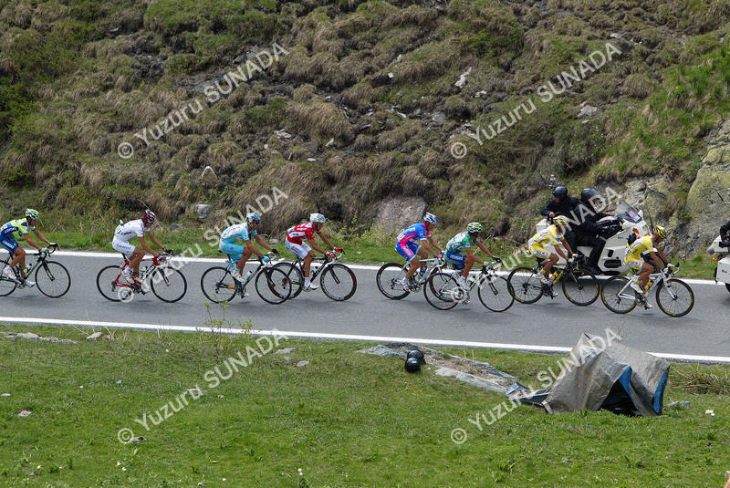 Peloton on Colle dell'Agnello003p.jpg